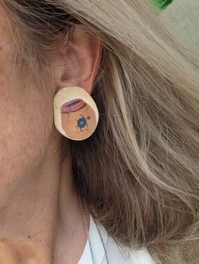 Vintage Mexican Collectible Lacquered Papier-Mâché Clip-On Earrings